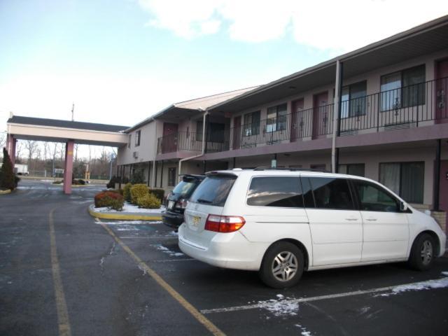Express Inn - Wall Farmingdale Exterior photo